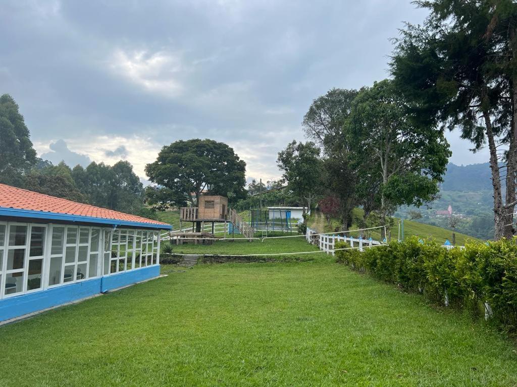Отель Spanglish Colombia Херико Экстерьер фото