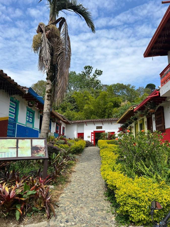 Отель Spanglish Colombia Херико Экстерьер фото