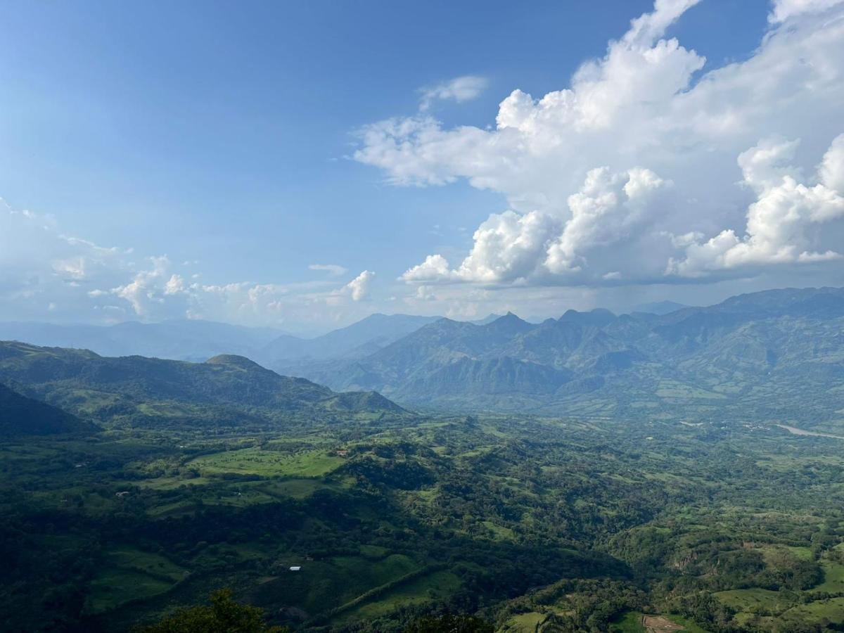 Отель Spanglish Colombia Херико Экстерьер фото