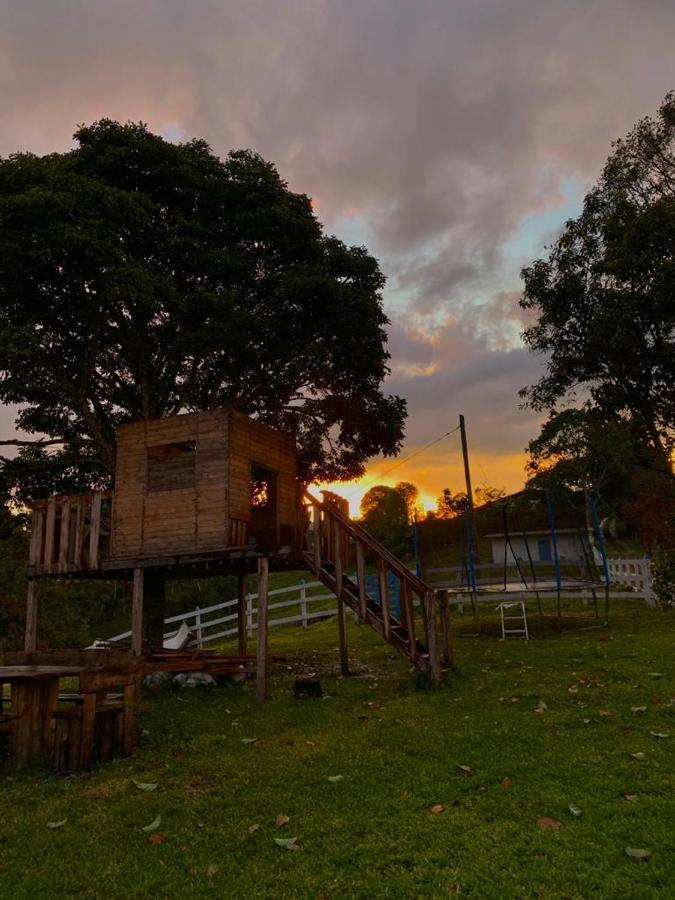 Отель Spanglish Colombia Херико Экстерьер фото